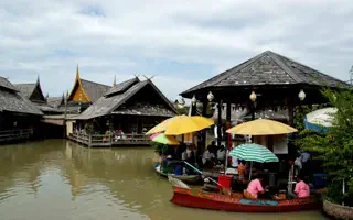 Pattaya Floating Market: is it worth it, and should you add the boat?