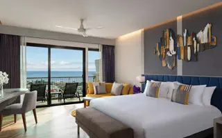 Beachfront vs Cliffside