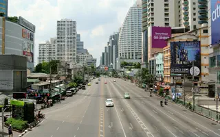 Asok vs Phrom Phong