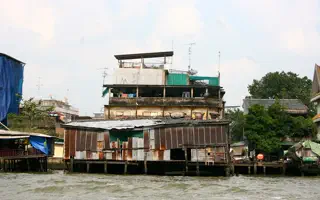 Riverside vs Sukhumvit