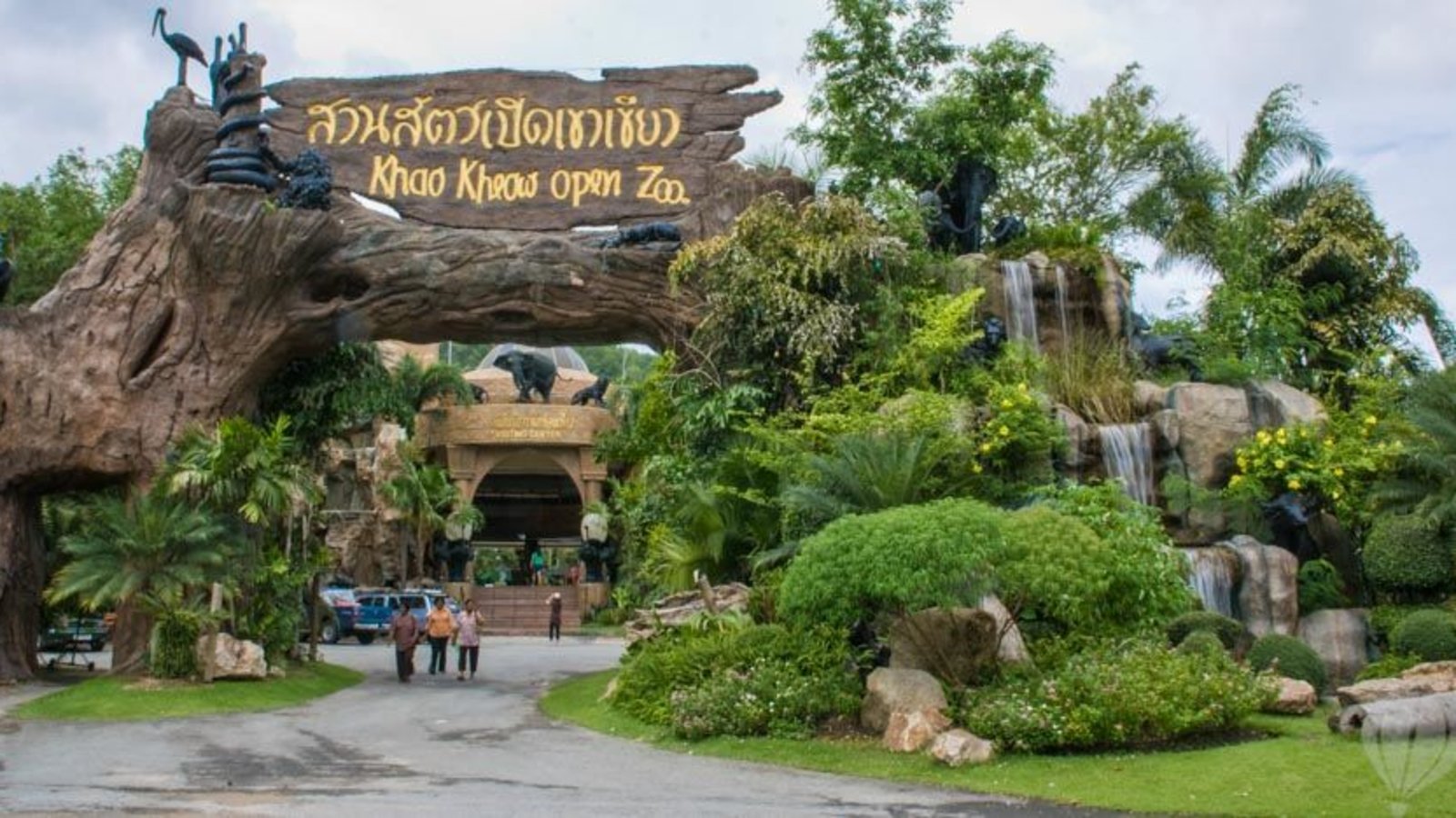 Khao Kheow Open Zoo from Pattaya: the ticket is cheap — the transfer is the real cost