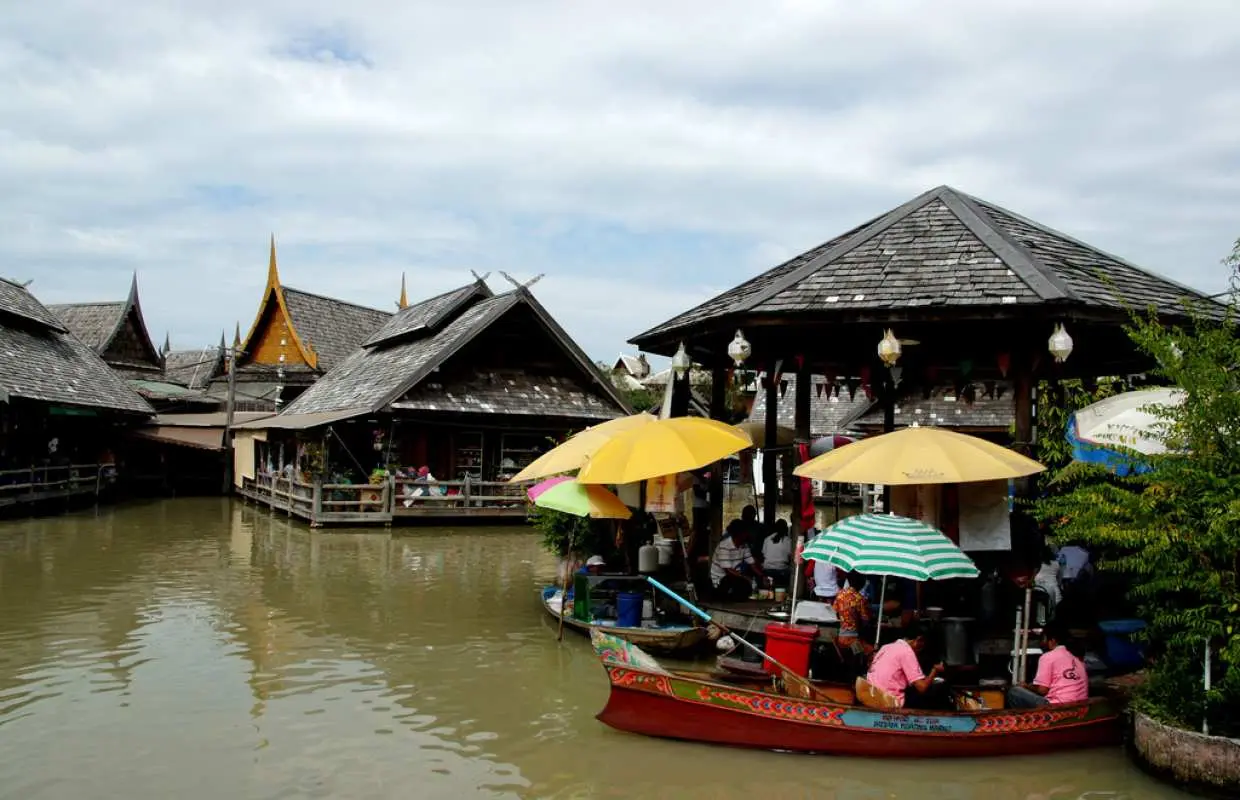 Pattaya Floating Market: is it worth it, and should you add the boat?