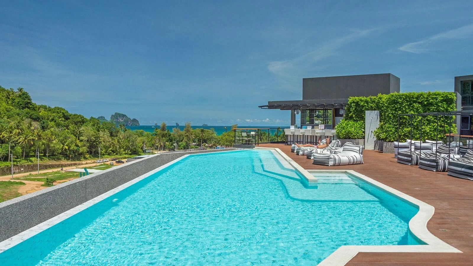 Panan Krabi Resort hotel photo 1 — Ao Nang Beach vs Nopparat Thara: Where Should You Stay for Island Trips?