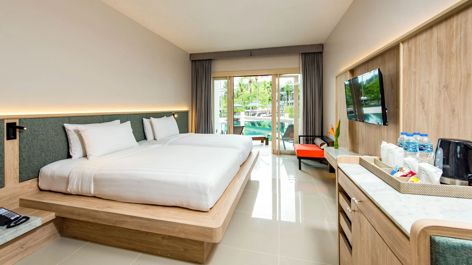 Holiday Ao Nang Beach Resort Krabi hotel photo 3 — Ao Nang Pool Access Room vs Private Pool Villa: Which Upgrade Is Worth It?