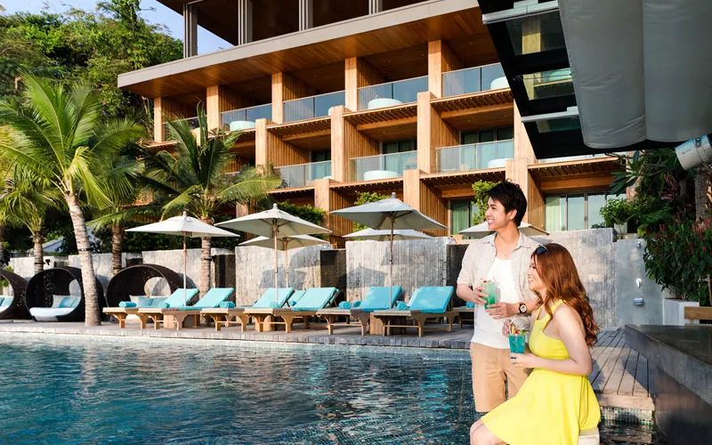 Pool beside Walala Beach Bar at Cape Dara Resort Pattaya