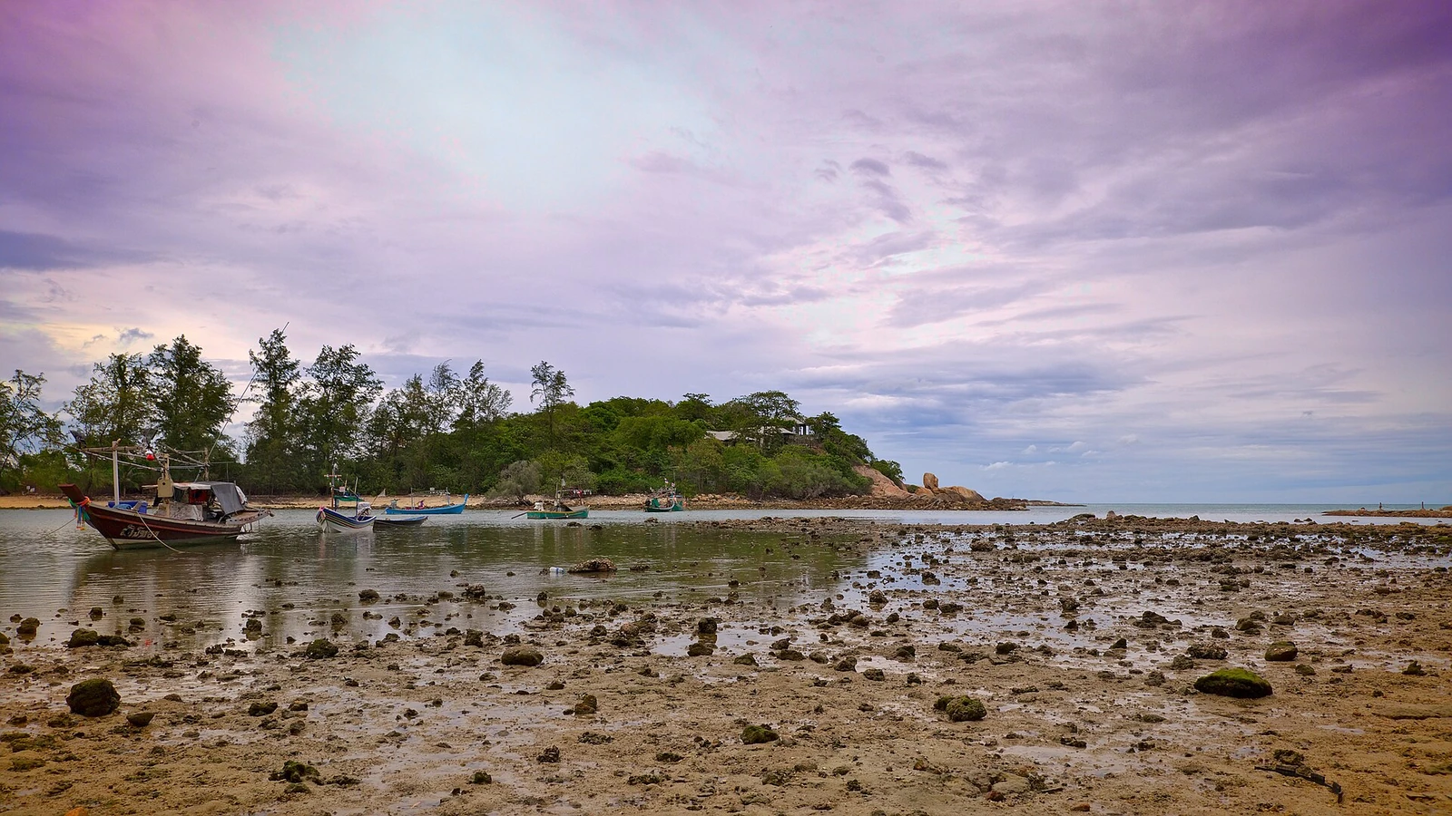 Choeng Mon vs Chaweng: When Is the Quieter Koh Samui Beach Worth It?
