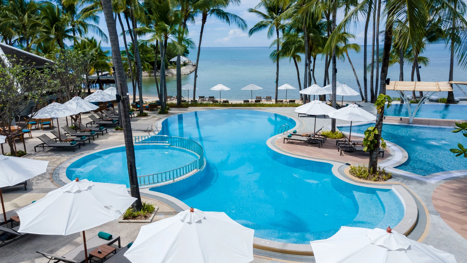 OUTRIGGER Koh Samui Beach Resort hotel photo 1 — Lamai Beachfront Hotel vs Hillside Villa: Choose Walkability or Views