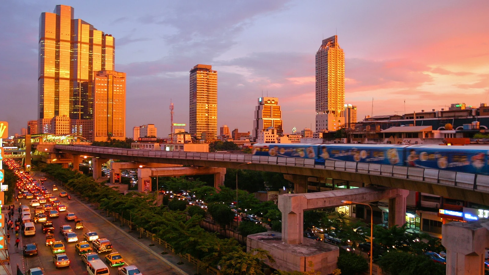 Siam or Old Town Bangkok? The Better Base for a Temple-Heavy First Trip