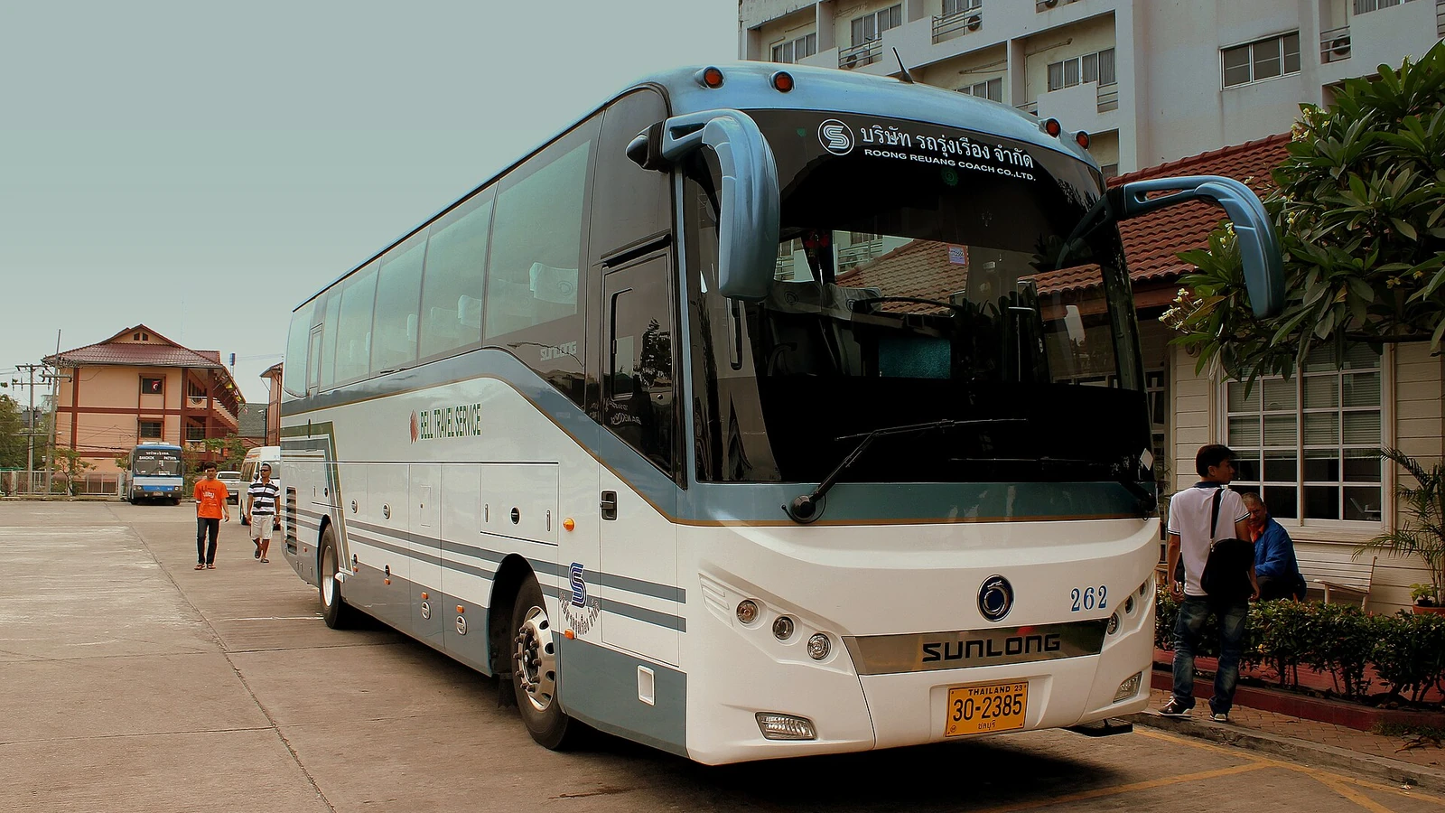 Bangkok Hotel to Pattaya: Ekkamai Coach or Private Car?